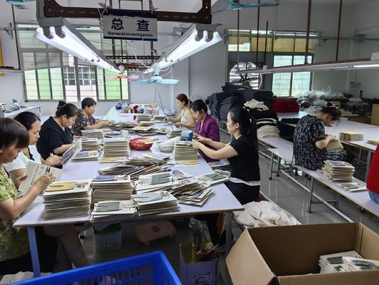 Χαμηλή MOQ αρχικό σχεδιασμό προσαρμογή 30cm ρούχα κούκλες μόδας για κούκλες